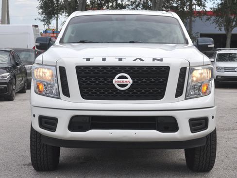 Used 2018 Nissan Titan SV w/ SV Convenience Package RWD image 13
