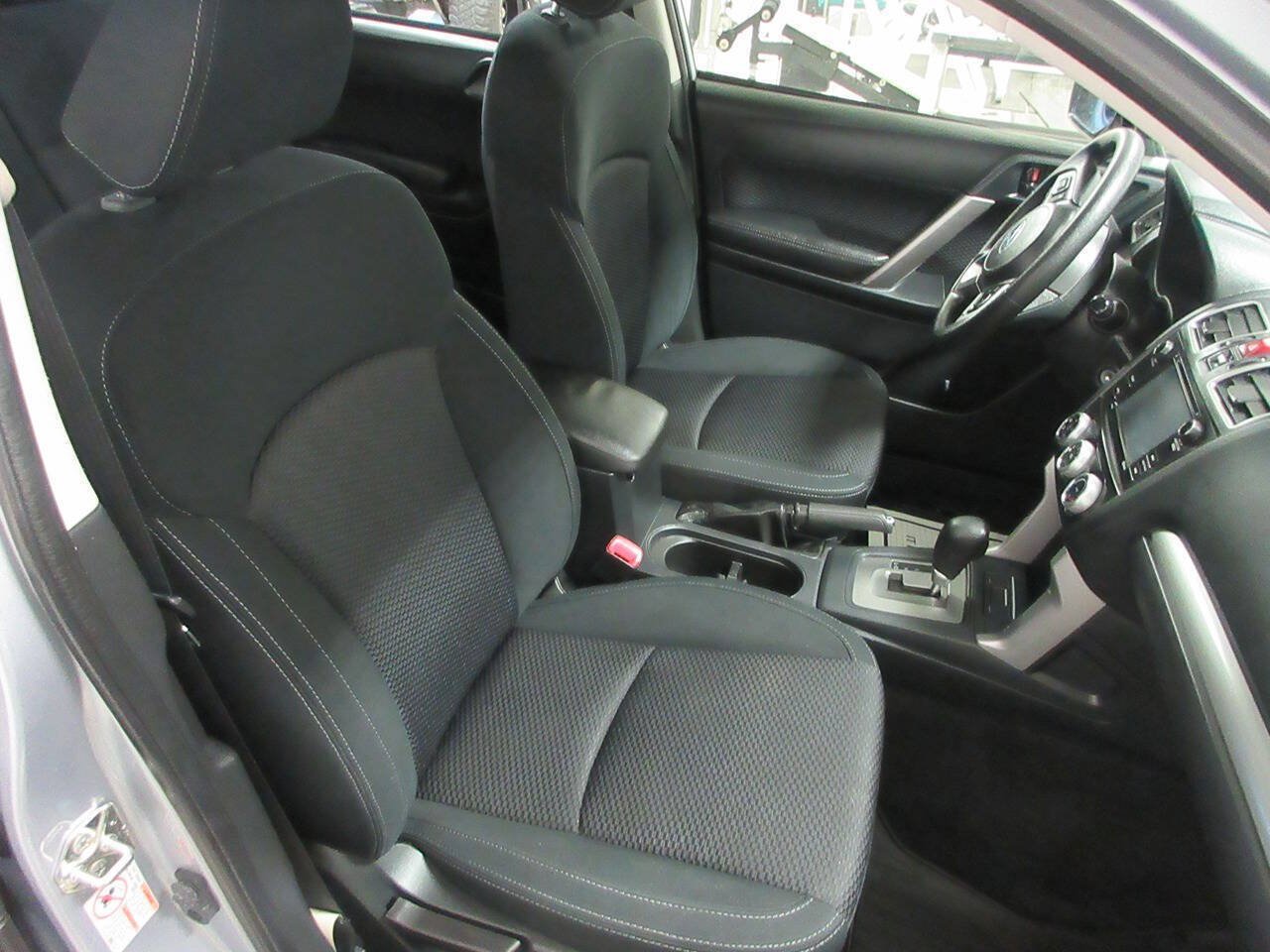 Used 2017 Subaru Forester 2.5i w/ Alloy Wheel Package AWD/4WD image 16