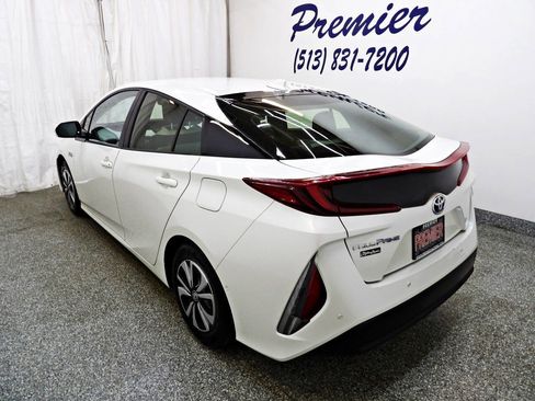 Used 2018 Toyota Prius Prime Advanced FWD image 4