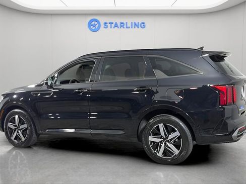 Used 2023 Kia Sorento S w/ Panoramic Sunroof Package FWD image 4