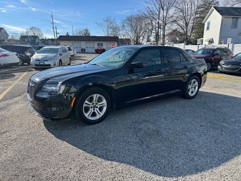 Used 2019 Chrysler 300 Touring w/ Sport Appearance Package image 26