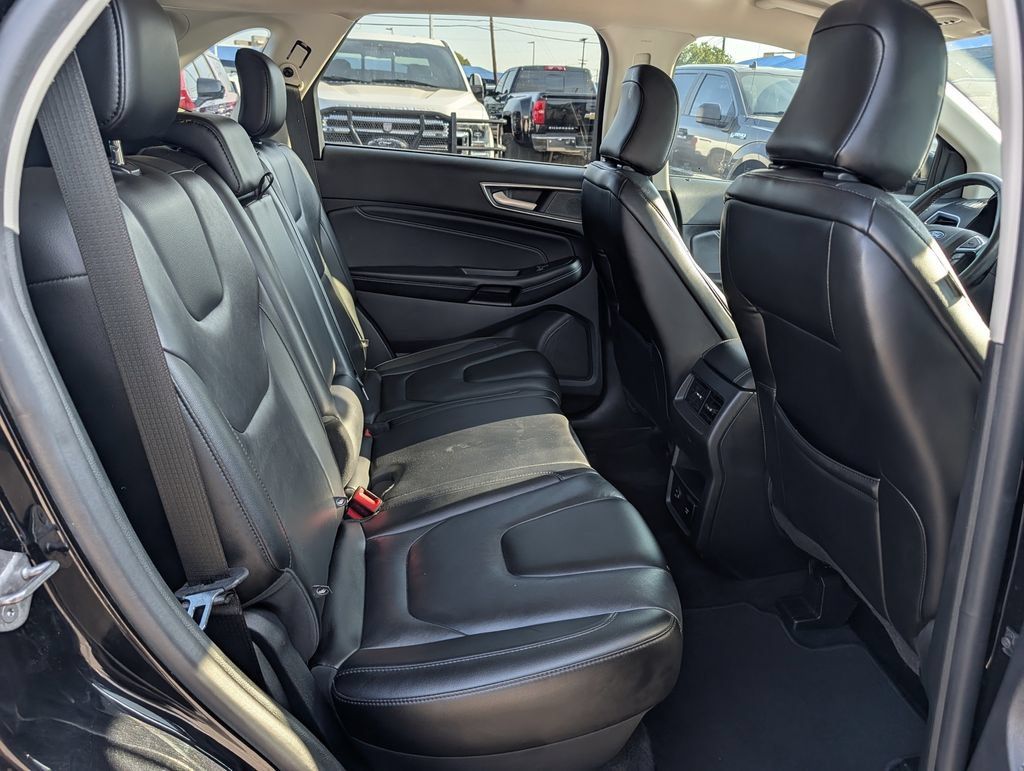 Used 2022 Ford Edge Titanium AWD/4WD image 31
