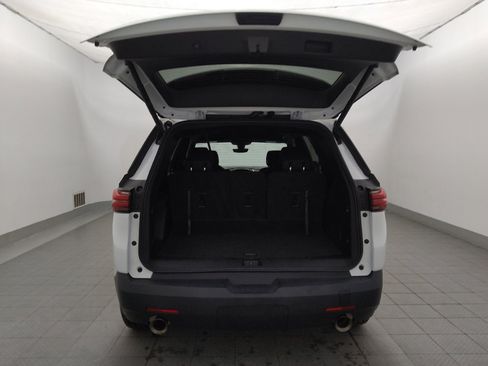 Used 2023 Chevrolet Traverse LT FWD image 29
