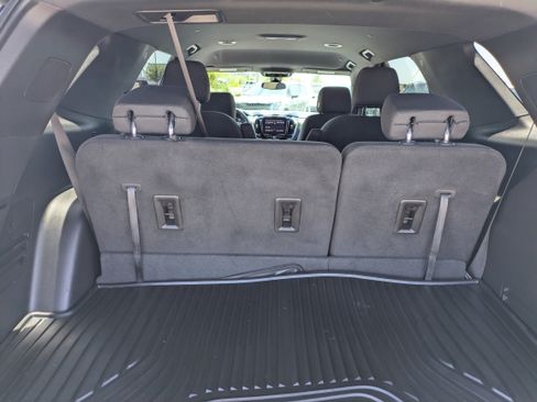 Used 2023 Chevrolet Traverse LT FWD image 10