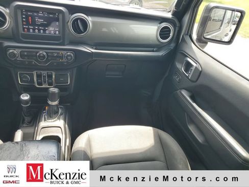 Used 2020 Jeep Wrangler Unlimited Sahara AWD/4WD image 28