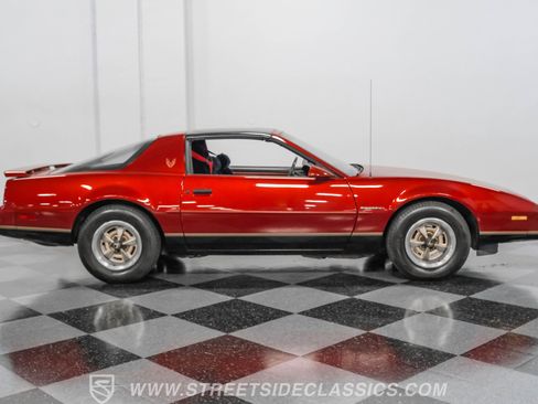 Used 1987 Pontiac Firebird Coupe image 12