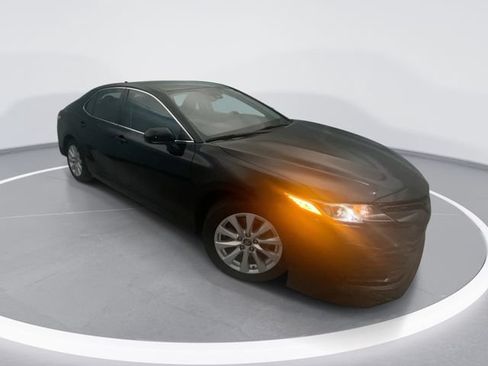 Used 2020 Toyota Camry LE FWD image 1