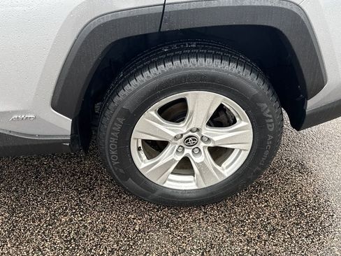 Used 2020 Toyota RAV4 LE image 38