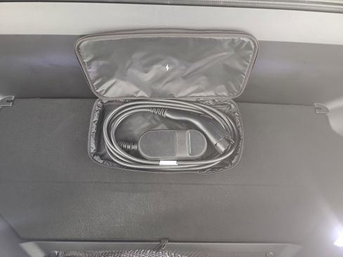 Used 2024 Rivian R1S Adventure image 14