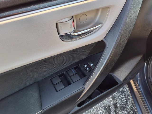 Used 2017 Toyota Corolla LE w/ Carpet Mat Package (TMS) FWD image 19