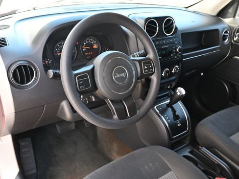 Used 2017 Jeep Patriot Sport FWD image 7