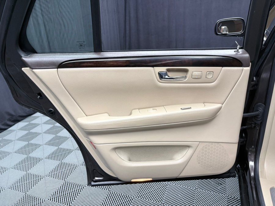 Used 2008 Cadillac DTS FWD image 25