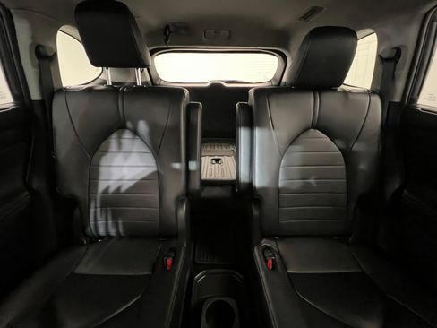 Used 2024 Toyota Highlander XLE image 27