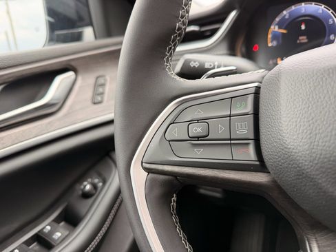 New 2025 Jeep Grand Cherokee Limited image 13