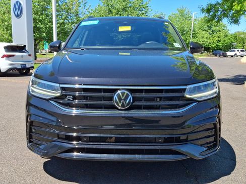 Certified 2023 Volkswagen Tiguan SE R-Line AWD/4WD image 2