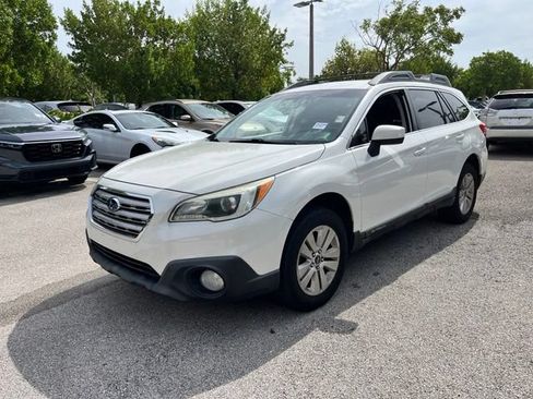 Used 2015 Subaru Outback 2.5i Premium AWD/4WD image 3