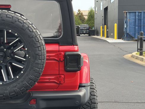 Used 2019 Jeep Wrangler Unlimited Rubicon AWD/4WD image 22