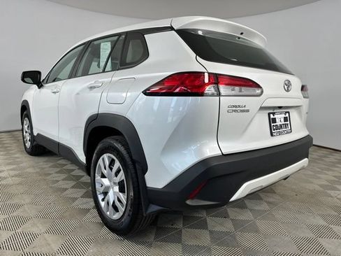 Used 2022 Toyota Corolla Cross L AWD/4WD image 5