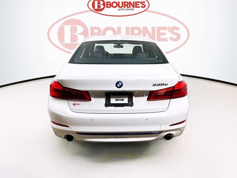 Used 2019 BMW 530e xDrive w/ Convenience Package image 10