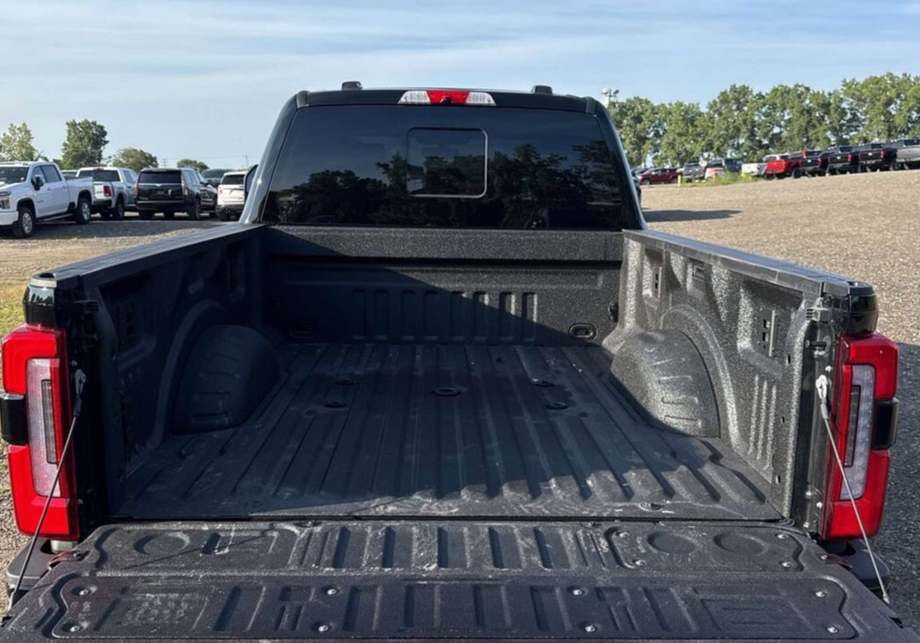 Used 2026 Ford F250 Platinum w/ Tremor Off-Road Package AWD/4WD image 6