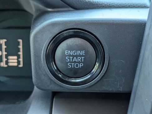 Certified 2025 Toyota Tacoma SR5 image 29