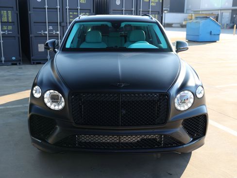 Used 2021 Bentley Bentayga image 21