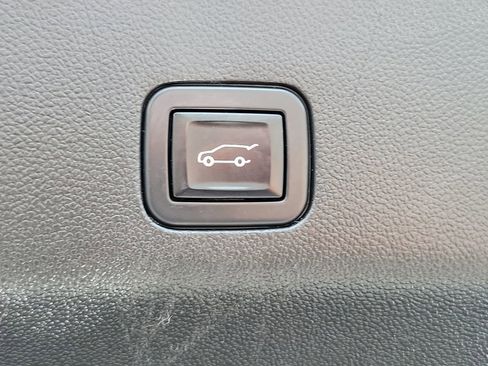 Used 2021 GMC Yukon SLT w/ SLT Premium Package AWD/4WD image 9