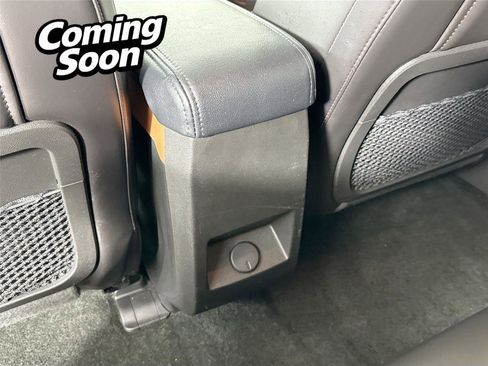 Used 2017 Chevrolet Equinox Premier w/ Enhanced Convenience Package image 38