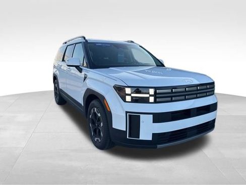 Used 2025 Hyundai Santa Fe SEL image 3