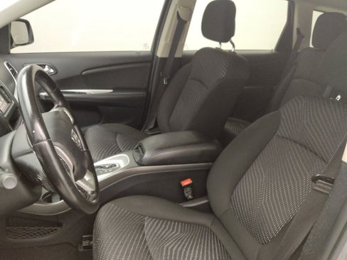 Used 2020 Dodge Journey SE w/ SE Popular Equipment Group FWD image 17