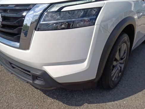 Used 2022 Nissan Pathfinder SV w/ SV Premium Package AWD/4WD image 9