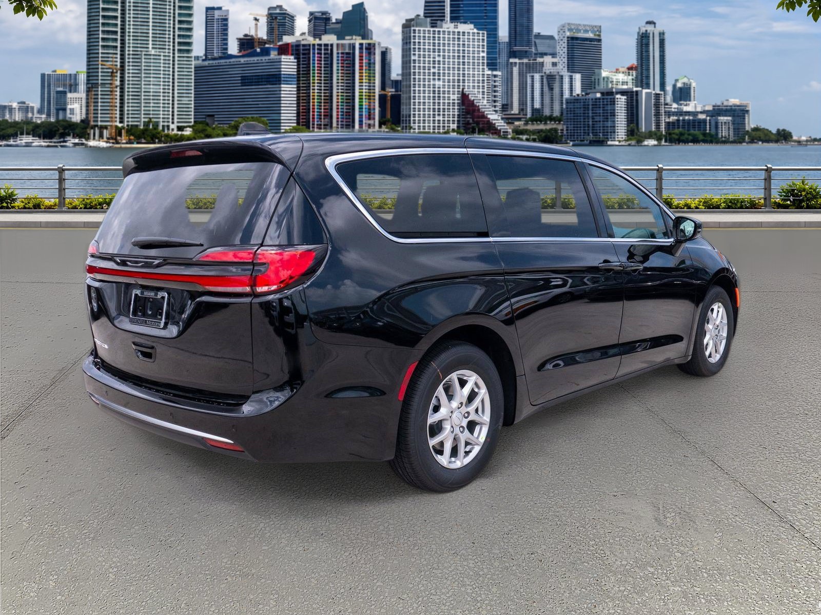 New 2027 Chrysler Pacifica Select FWD image 6