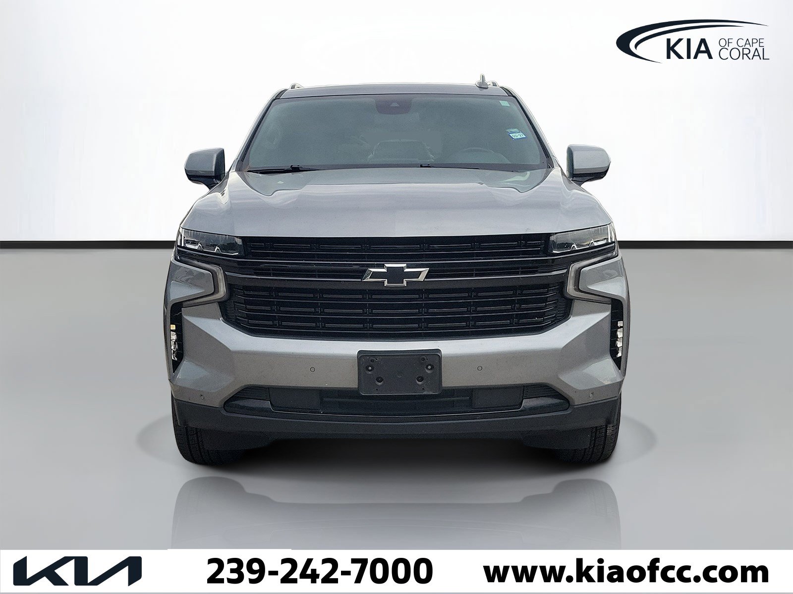 Used 2024 Chevrolet Suburban RST RWD image 2