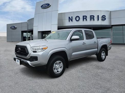 Used 2022 Toyota Tacoma SR AWD/4WD image 2