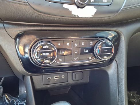 Used 2021 Buick Encore GX Select FWD image 13