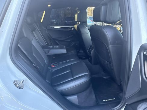 Used 2018 Porsche Macan image 23