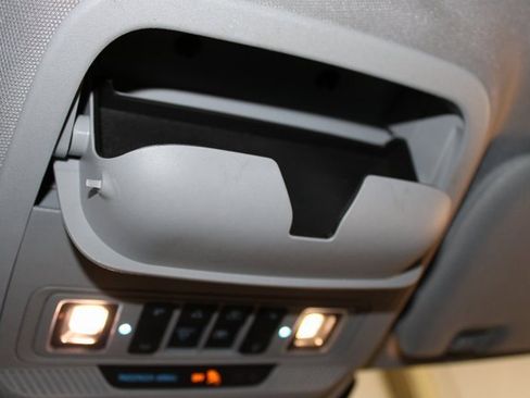 Used 2021 Ford Explorer XLT w/ Equipment Group 202A image 33