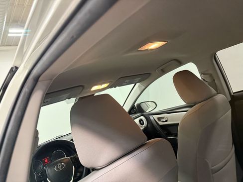 Used 2017 Toyota Corolla L FWD image 11