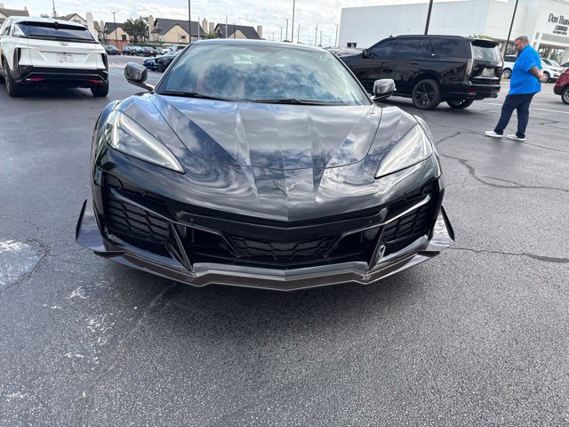 Used 2023 Chevrolet Corvette Z06 w/ Z07 Performance Package RWD image 8