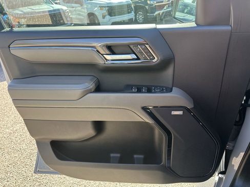 Used 2024 Chevrolet Silverado 1500 ZR2 w/ Technology Package image 30