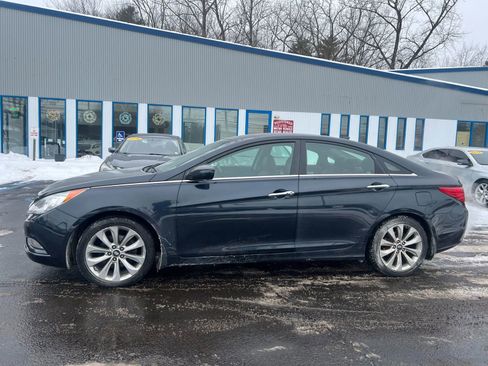 Used 2011 Hyundai Sonata SE image 2