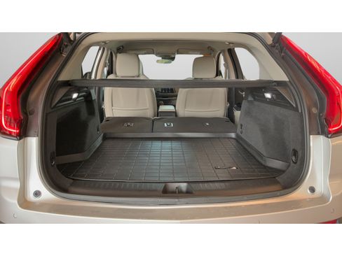 Used 2021 Cadillac XT4 Luxury w/ Cold Weather Package FWD image 33