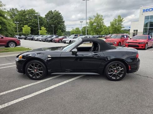 Used 2018 FIAT 124 Spider Abarth RWD image 3
