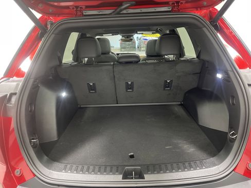 Used 2025 Chevrolet Equinox ACTIV w/ Safety and Technology Package image 18