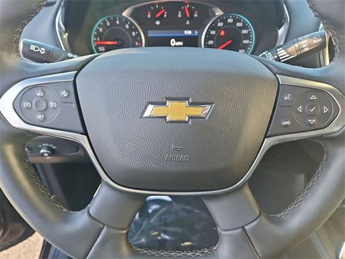 Used 2023 Chevrolet Traverse LT image 11