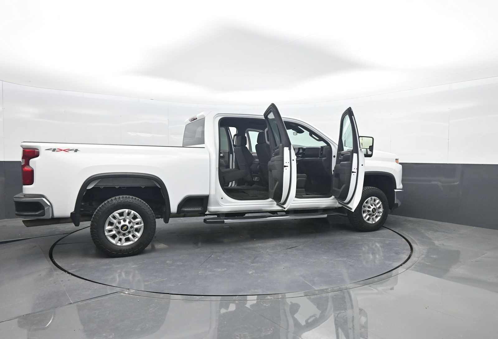 Used 2025 Chevrolet Silverado 2500 LT w/ Convenience Package AWD/4WD image 51