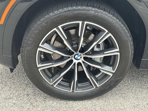Used 2025 BMW X6 xDrive40i w/ Climate Comfort Package AWD/4WD image 9