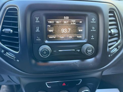 Used 2018 Jeep Compass Latitude AWD/4WD image 20