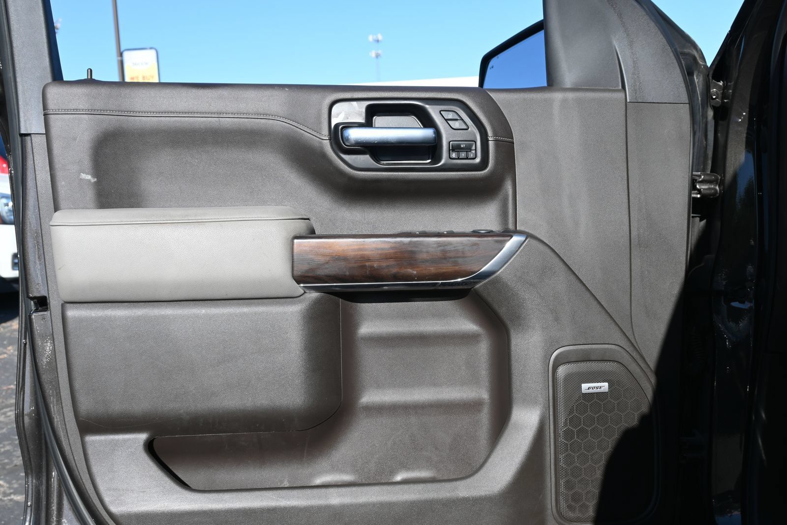 Used 2022 GMC Sierra 1500 SLT AWD/4WD image 19