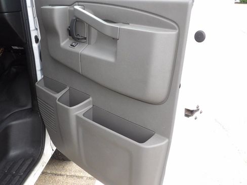 Used 2018 GMC Savana 3500 w/ Power Convenience Package RWD image 19